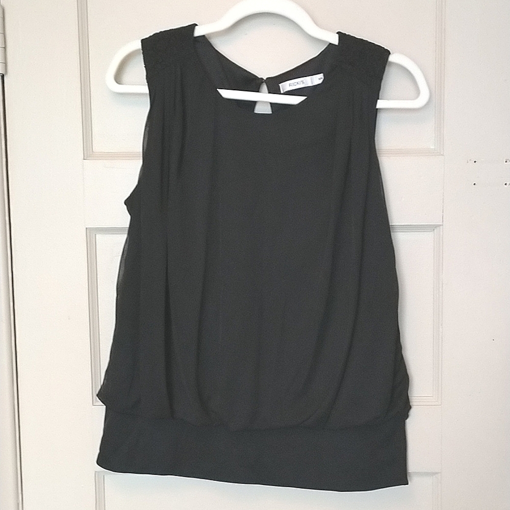 3/$30💜 EUC Ricki's Size M Black Sleeveless Top